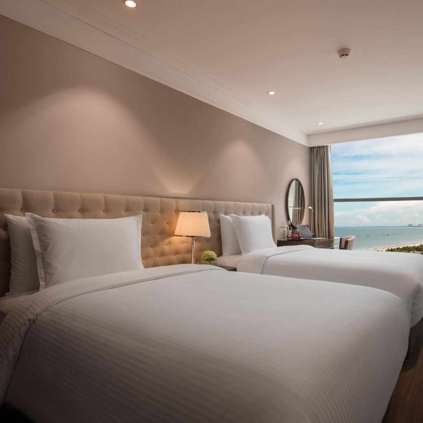 Luxury 2 Bedroom At 120 Vo Nguyen Giap - My Khe - Altara Buidding * Da Nang