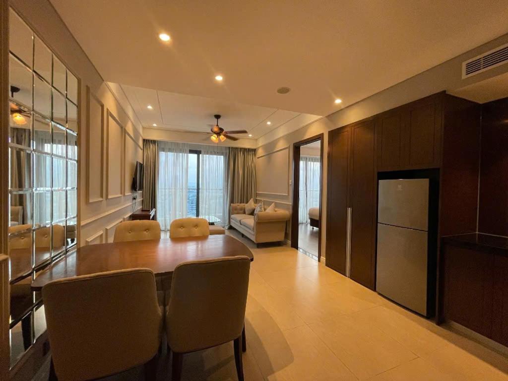 Căn hộ Luxury One Or Two Bedroom At 120 Vo Nguyen Giap - My Khe - Altara Buidding Đà Nẵng